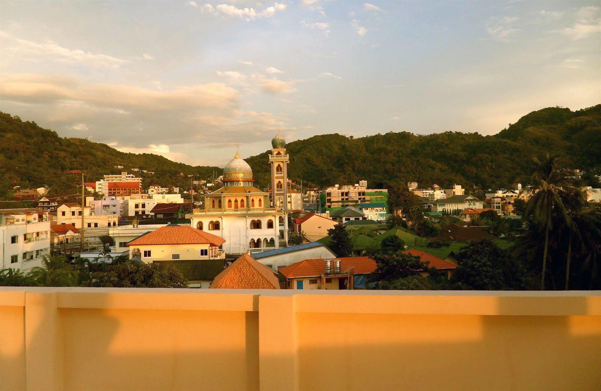 G&B Guesthouse Patong Buitenkant foto