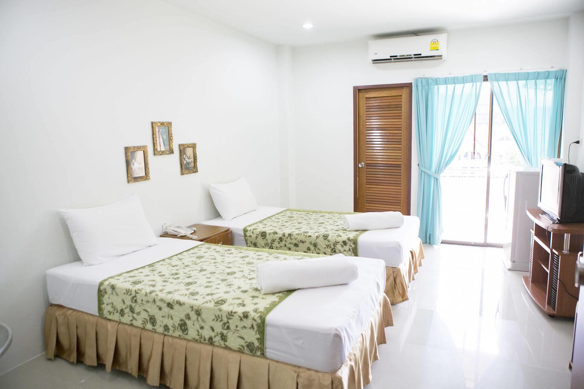 G&B Guesthouse Patong Buitenkant foto