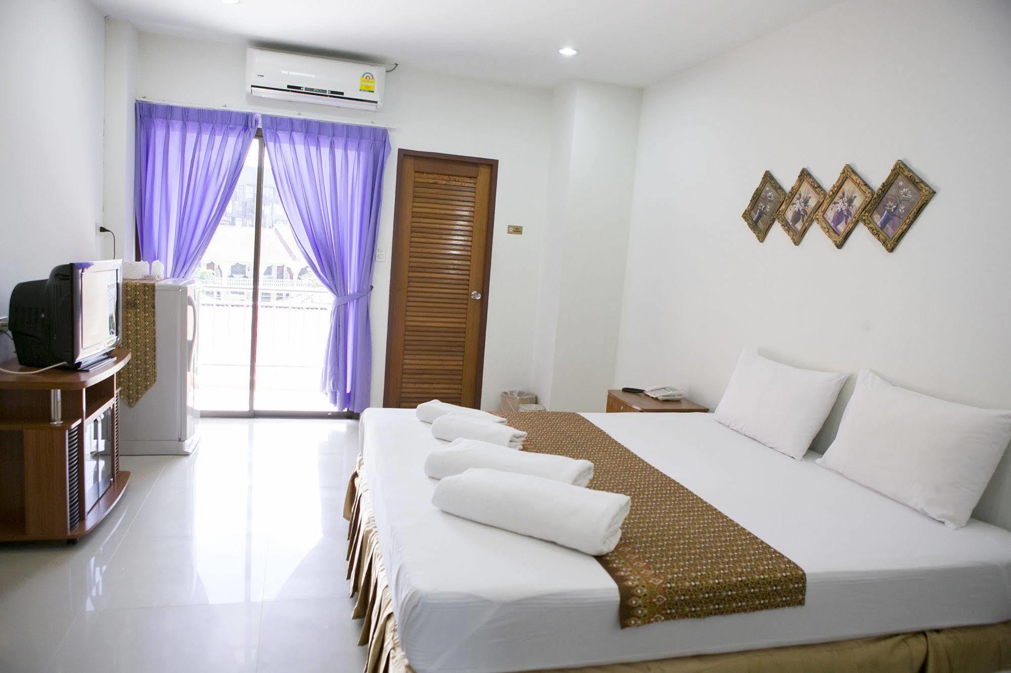 G&B Guesthouse Patong Buitenkant foto