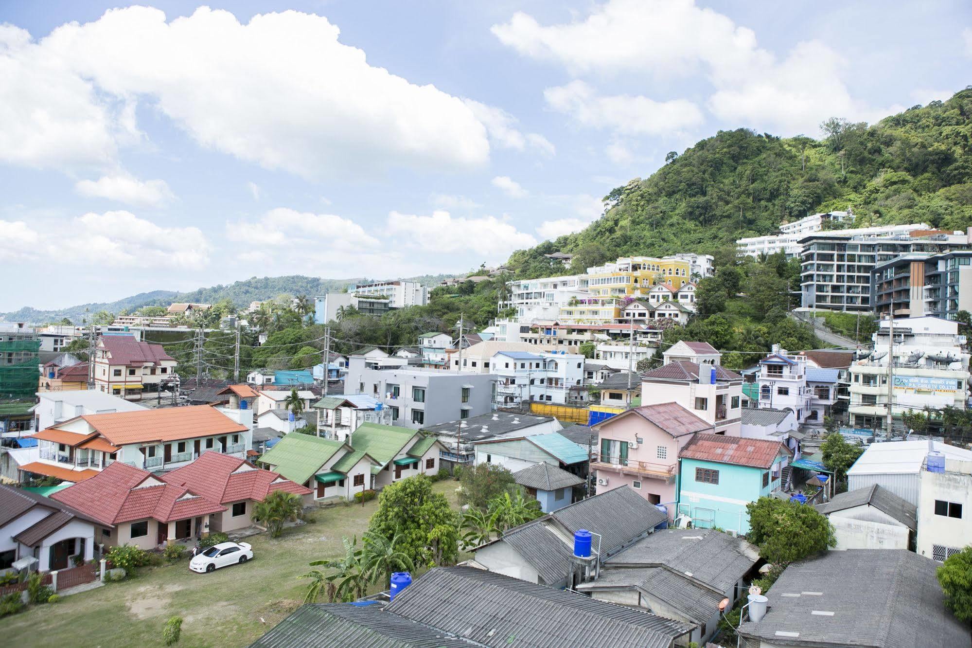 G&B Guesthouse Patong Buitenkant foto