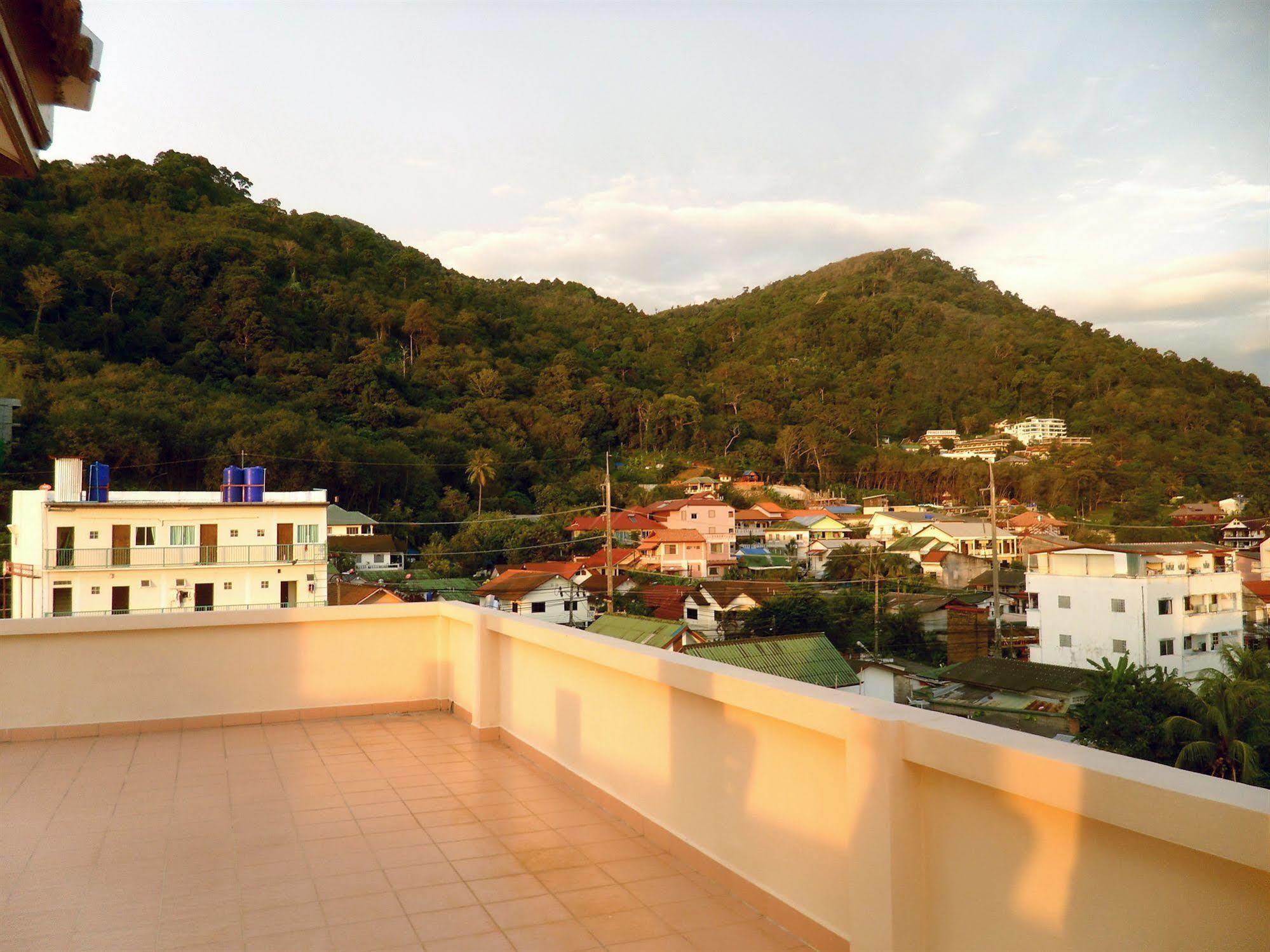 G&B Guesthouse Patong Buitenkant foto