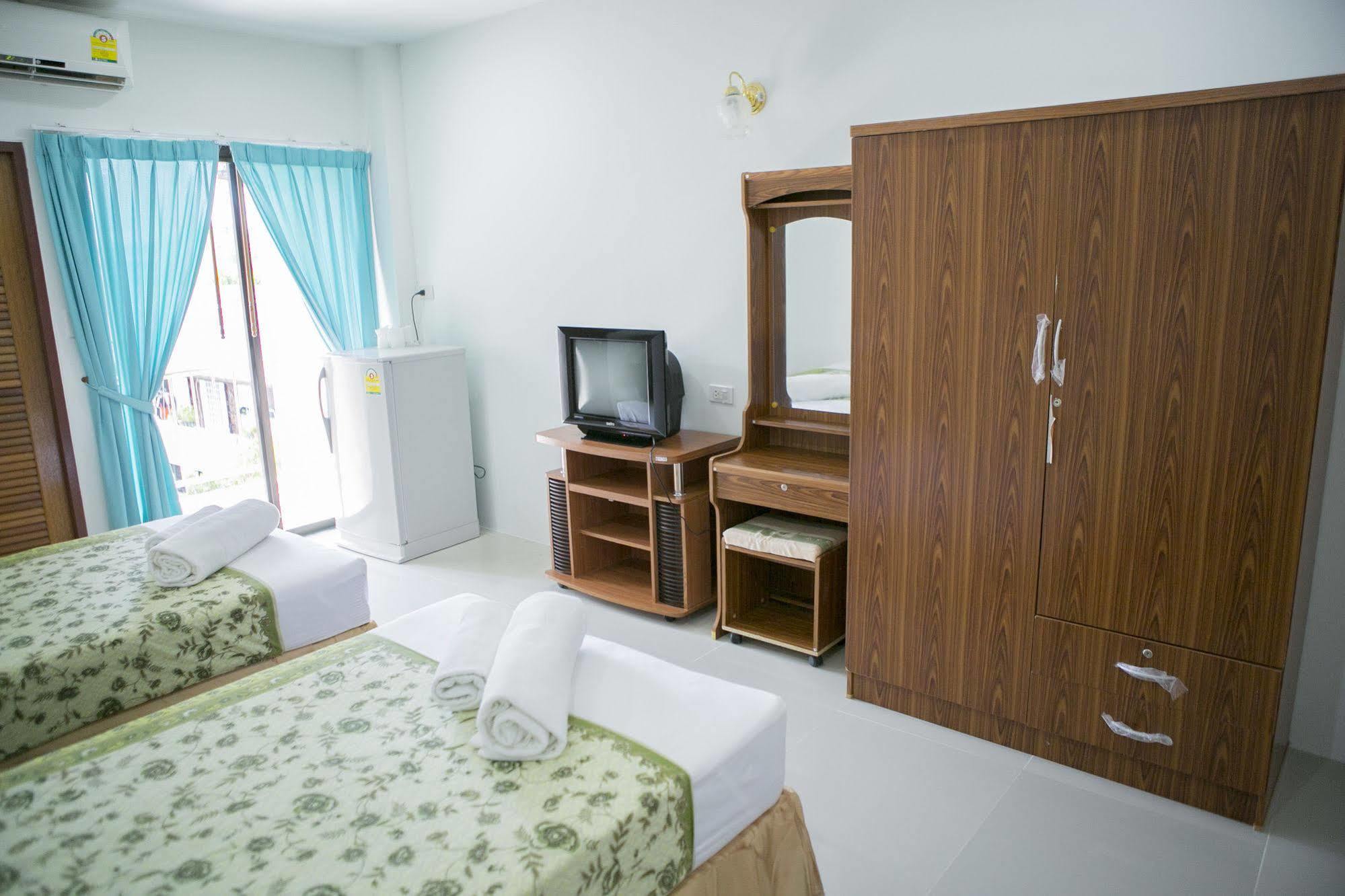 G&B Guesthouse Patong Buitenkant foto