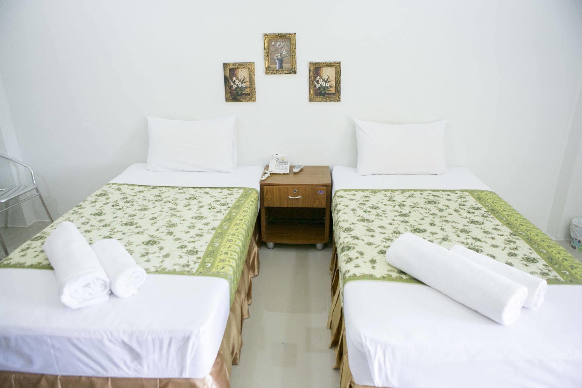 G&B Guesthouse Patong Buitenkant foto